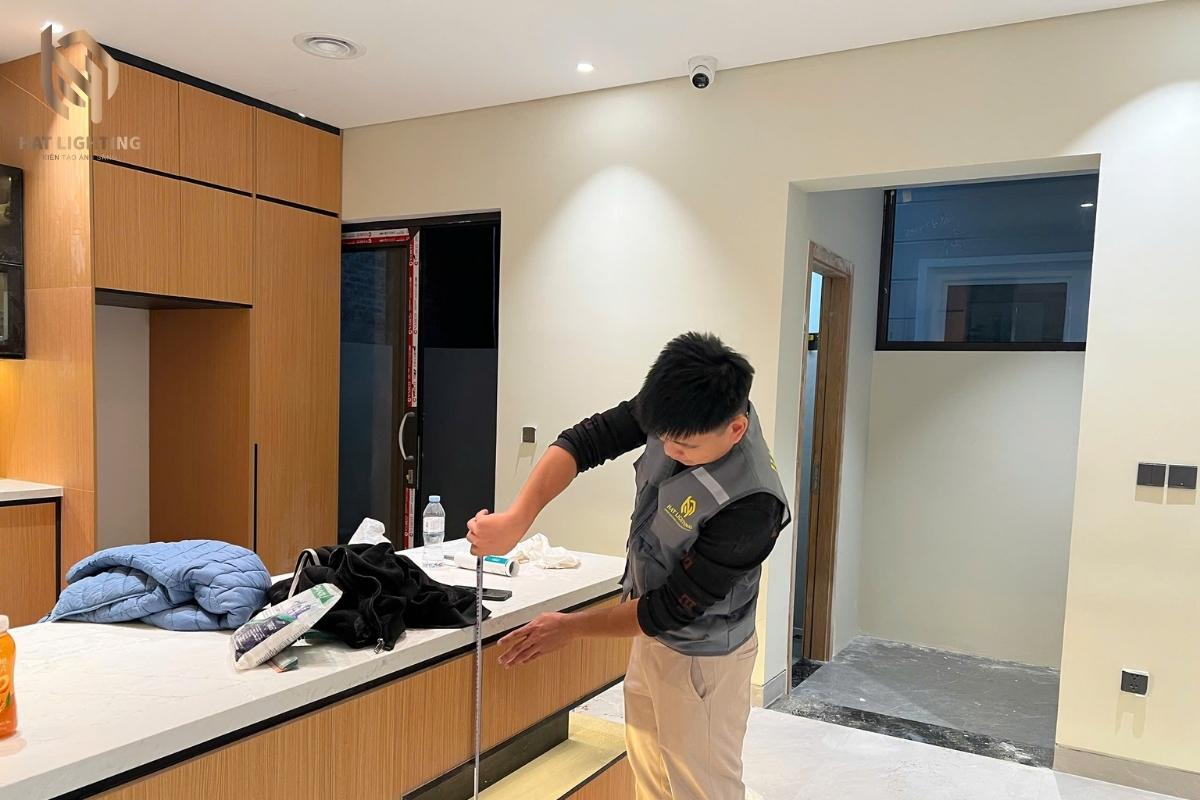 Đừng Để Nhà Tiền Tỷ Nhìn Như Nhà Trọ Vì Sai Cách Thiết Kế Ánh Sáng Phòng Khách